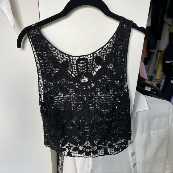 CROCHET black top - Picture 1 of 3